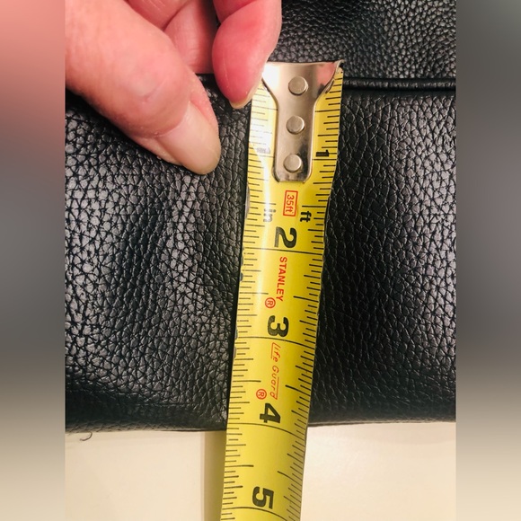 The Sak Black Leather Messenger Bag Sleek and Versatile, Excellent Condition - Picture 8 of 8